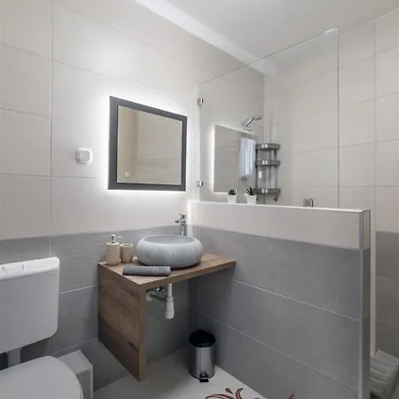 Koekeny Apartment *